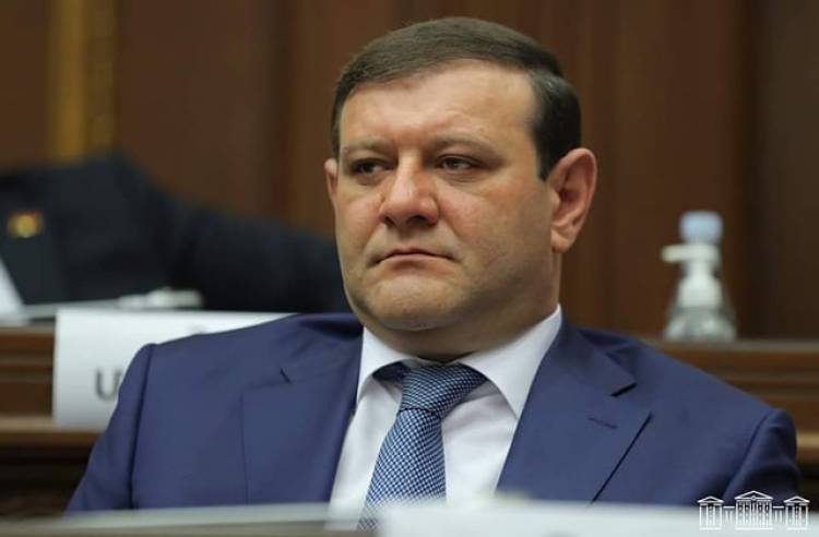 «Հրապարակ». Նախկին քաղաքապետն ու նախկին թաղապետը խնամի են դառնում