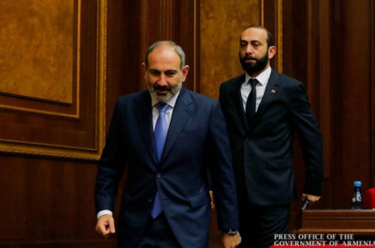 Քաղաքացիներն Արարատ Միրզոյանին ավելի բարձր են գնահատում, քան՝ Փաշինյանին
