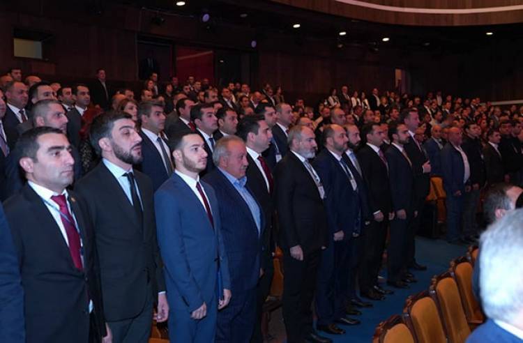 Խելք ու խրատ՝ ՔՊ-ականներին․ «Հրապարակ»