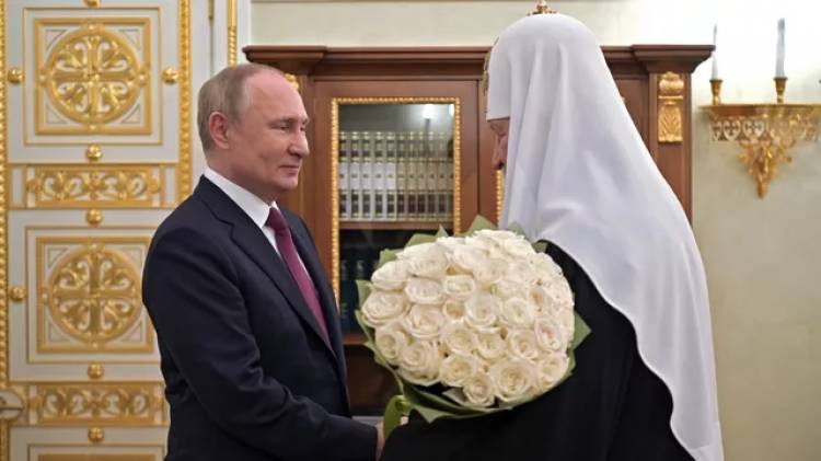 Путин поздравил патриарха Кирилла годовщиной интронизации