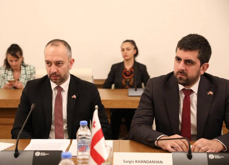 Թեժ նիստ է սպասվում. «Հրապարակ»