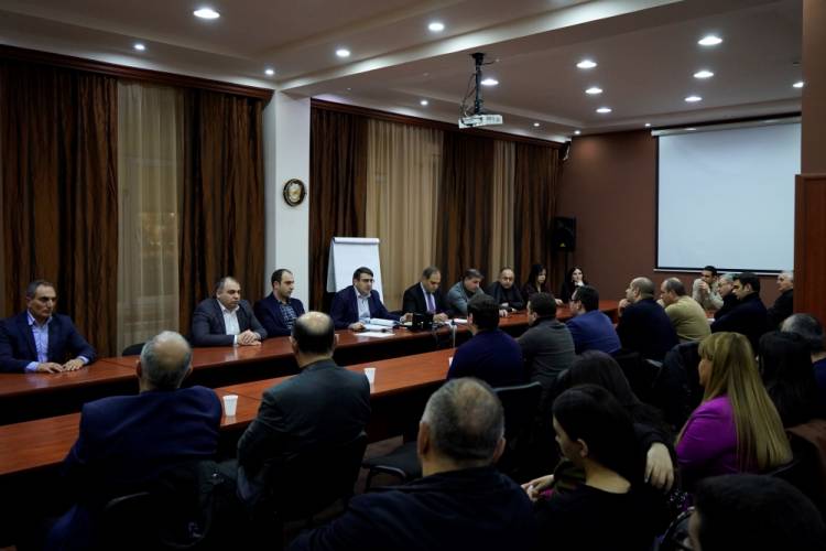 Փաստաբանների նկատմամբ բռնության միջադեպի մասնակից ոստիկանների լիազորությունները պետք է դադարեցվեն