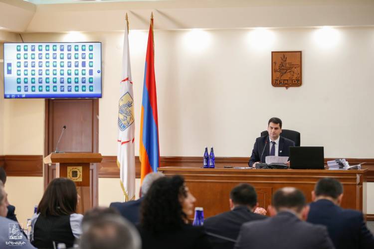 Ով է կանգնած քաղաքապետի դեմ արշավանքների հետևում․ «Հրապարակ»