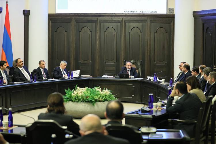 Անուշադիր, փնթի աշխատանք․ «Հրապարակ»