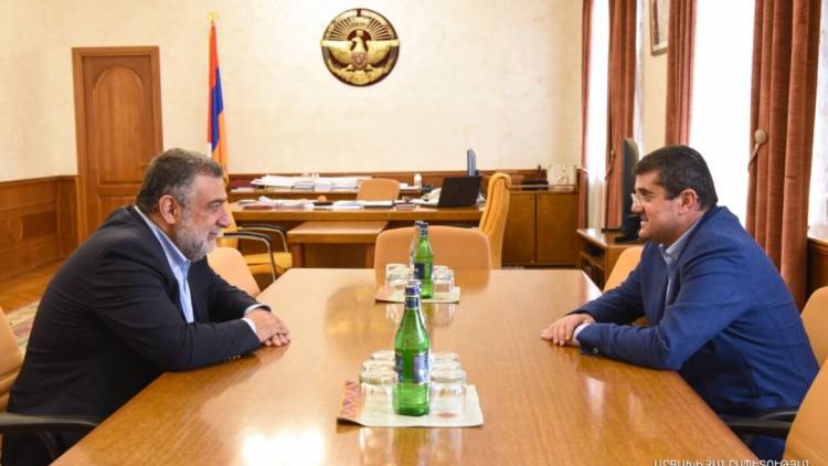 Քաղաքական ճգնաժամ՝ պաշարված Արցախում