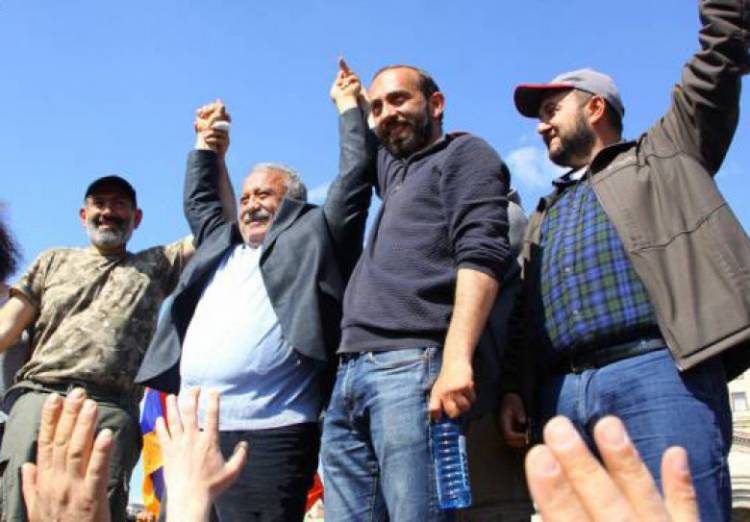 «Իմենիմեն», «տո՜ւ-տո՜ւ», և իհարկե՝ «դըմփ-դըմփ-հո՜ւ». «Փաստ»