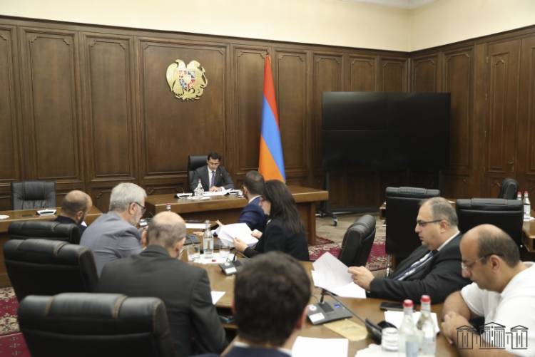 Հերթական փնթի աշխատա՞նքը. «Հրապարակ»