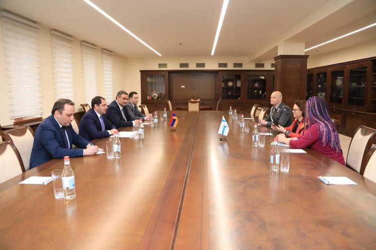 Պապիկյանը Ֆինլանդիայի դեսպանին է ներկայացրել ՀՀ ԶՈՒ-ում մեկնարկած բարեփոխումների ընթացքը