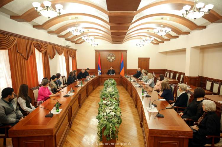 Արցախի պետնախարարն ընդունել է ռուսական համայնքի ներկայացուցիչներին
