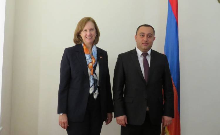 ԱՄՆ դեսպանը Վայոց Ձորի և Սյունիքի մարզպետների հետ քննարկել է մարզերում անվտանգային հարցերը