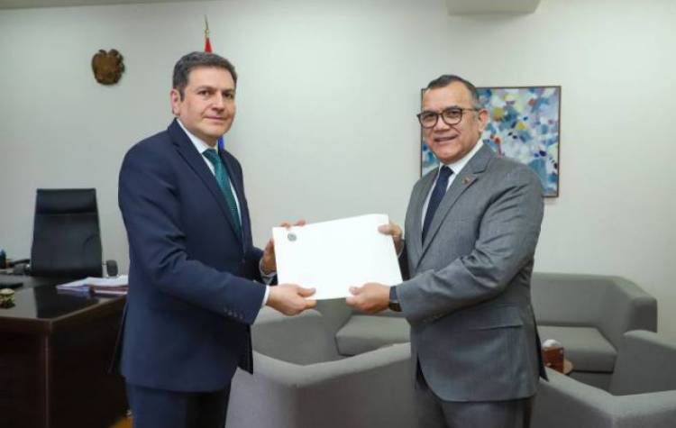ՀՀ ԱԳ փոխնախարարը Վենեսուելայի դեսպանին ներկայացրել է Բաքվի քայլերի պատճառով ԼՂ-ում վատթարացող հումանիտար իրավիճակը
