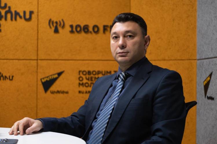 Чучело гороховое․ Շարմազանովը՝ Նիկոլ Փաշինյանին