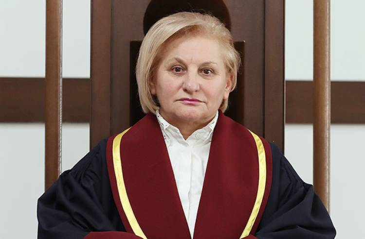 «Հեղափոխական» դատավորը՝ օրենքից բարձր