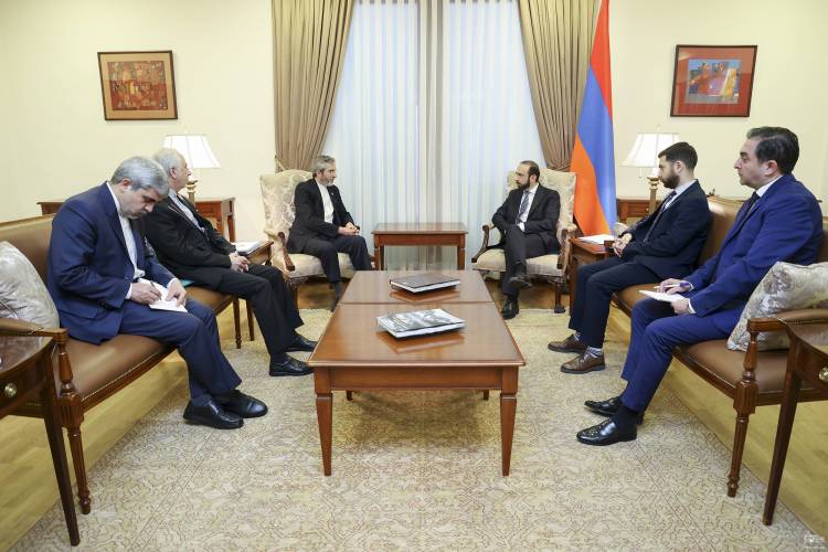 Միրզոյանն ու Իրանի ԱԳ նախարարի տեղակալը խոսել են տարածաշրջանի անվտանգային վիճակի զարգացումների մասին