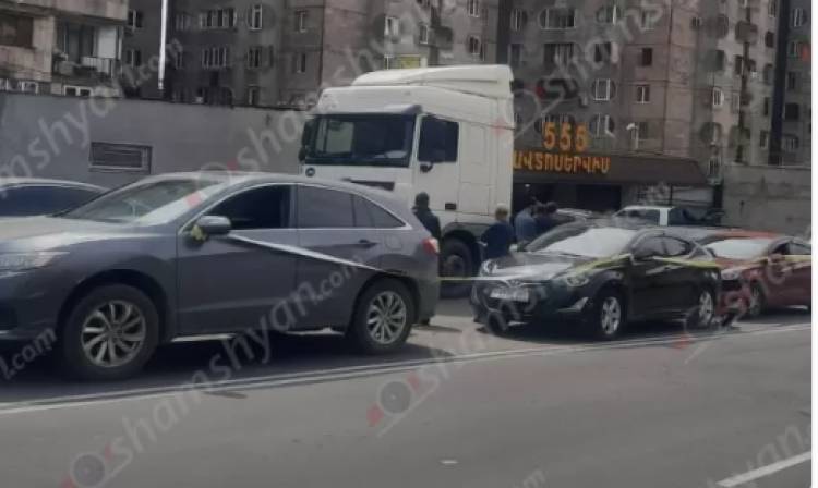 Ավտովթար Երևանում. բախվել են Hyundai Elantra-ներն ու Akura-ն. կան վիրավորներ, որոնցից մեկը երեխա է