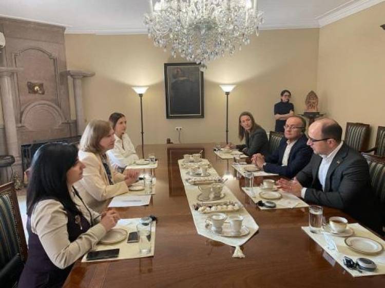 Թովմասյանը Հայաստանում ԱՄՆ նորանշանակ դեսպանի հետ խոսել են ՀՀ և Արցախի մասին