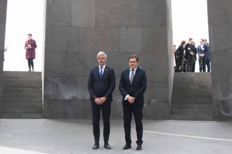 Լորան Վոքիեի գլխավորած պատվիրակությունն այցելել է Հայոց ցեղասպանության հուշահամալիր