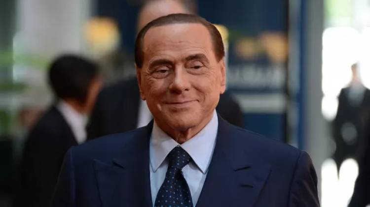 В Милане вновь госпитализировали Берлускони, пишут СМИ