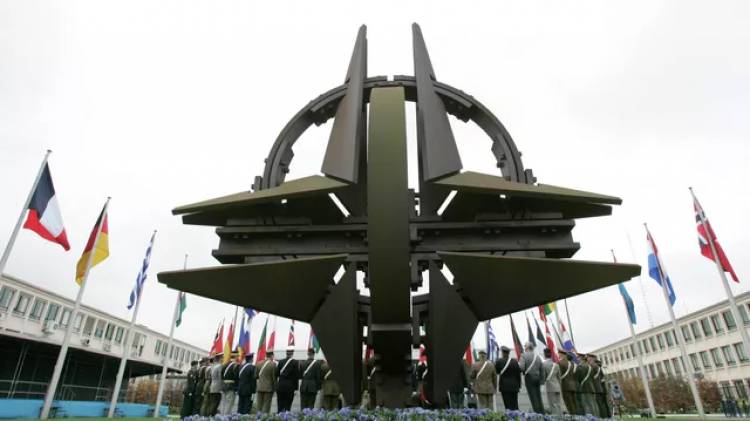 В НАТО согласились начать подготовку многолетней программы помощи Украине