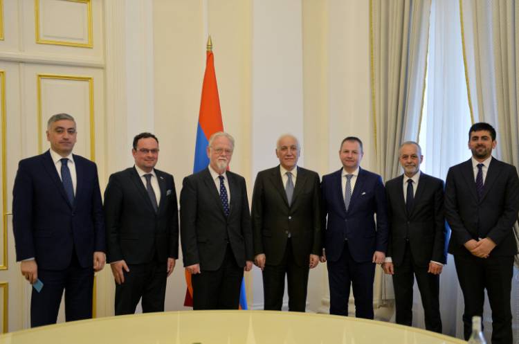 ՀՀ նախագահն ընդունել է Սլովակիայի Ազգային խորհրդի արտաքին հարաբերությունների հանձնաժողովի նախագահին