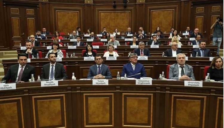 Ինչ են ԱԺ-ում քննարկում ՔՊ-ականները