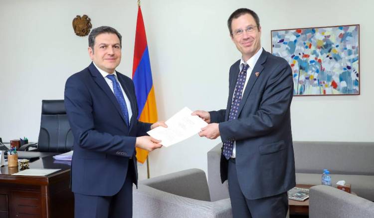 Ավստրիայի նորանշանակ դեսպանն իր հավատարմագրերի պատճենն է հանձնել ՀՀ ԱԳ նախարարի տեղակալին