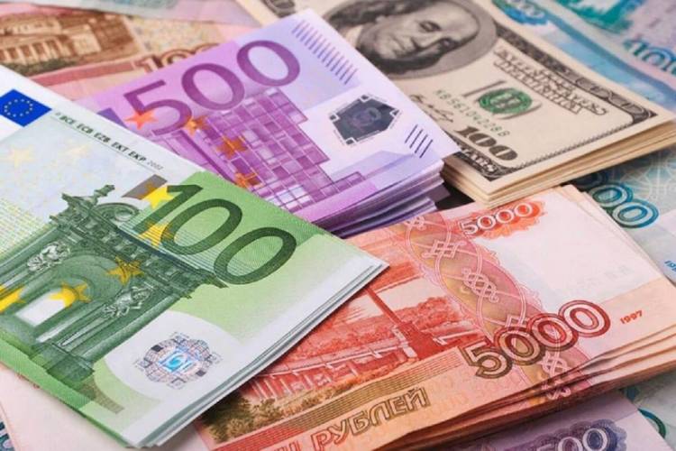 Դոլարը, եվրոն էժանացել են, ռուբլին կայուն է․ փոխարժեքն` այսօր