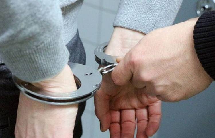 Պարանոցը կտրելով մորն առերևույթ կյանքից զրկելու փորձ կատարած 36-ամյա տղամարդը կալանավորվել է