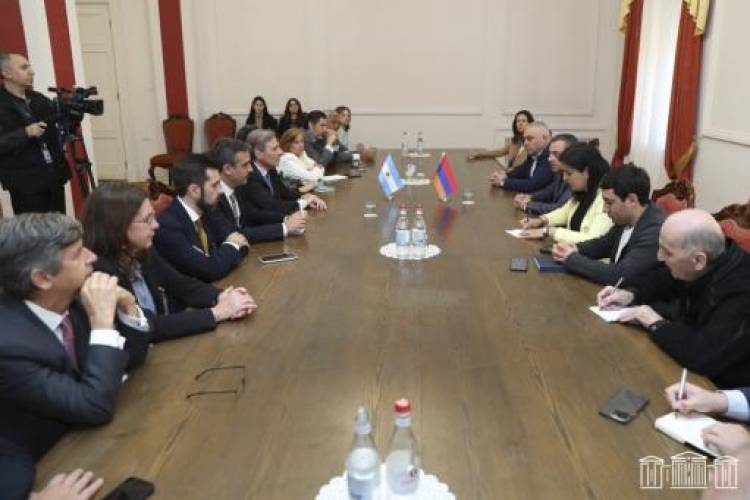 Սաղաթելյանը արգենտինացի հյուրերին է ներկայացրել մեր երկրում առկա խնդիրները, հայ-ադրբեջանական հարաբերությունները