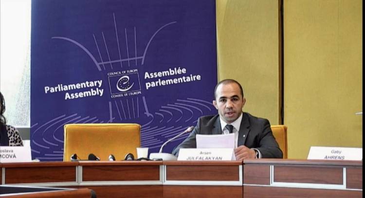 Բոլորիս աչքի առաջ, անթաքույց հրճվանքով, երգ ու պարով հանձնում են հայրենիքը․ Ջուլֆալակյան