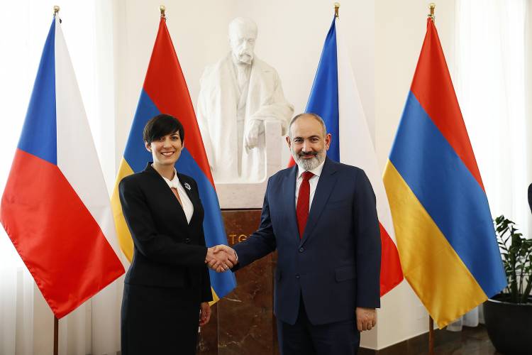 Վարչապետ Փաշինյանը հանդիպել է Չեխիայի խորհրդարանի Պատգամավորների պալատի նախագահ Մարկետա Պեկարովա Ադամովային