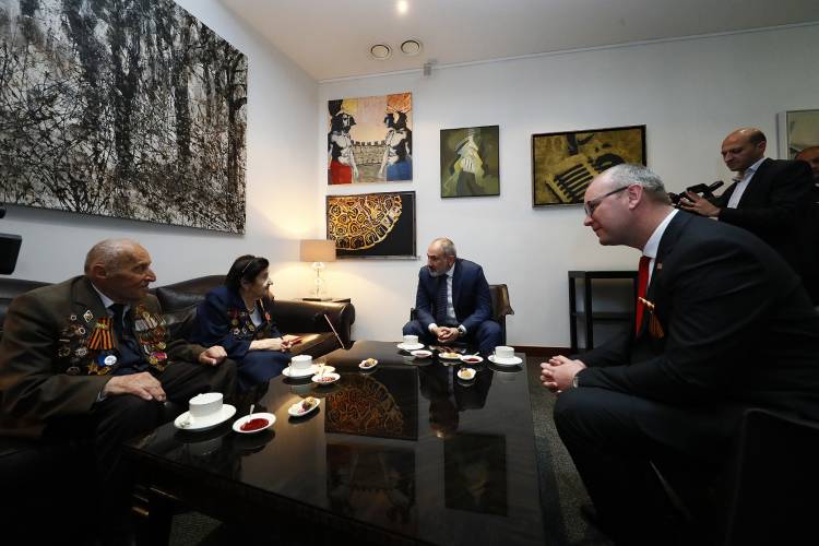 Փաշինյանը Մոսկվայում հանդիպել է Հայրենական մեծ պատերազմի վետերաններին