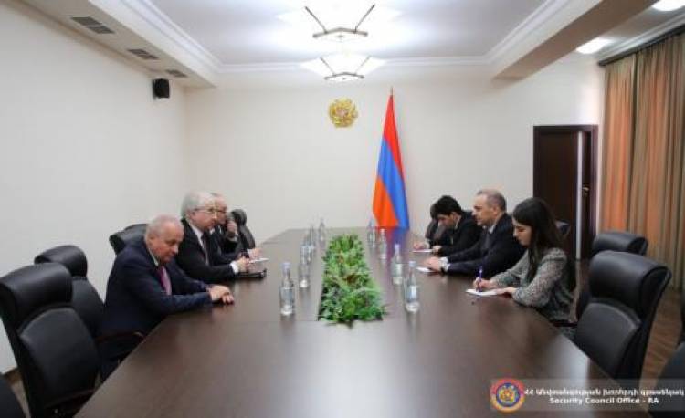 Գրիգորյանը և Խովաևը քննարկել են ՀՀ-Ադրբեջան հարաբերությունների կարգավորման վերջին զարգացումները