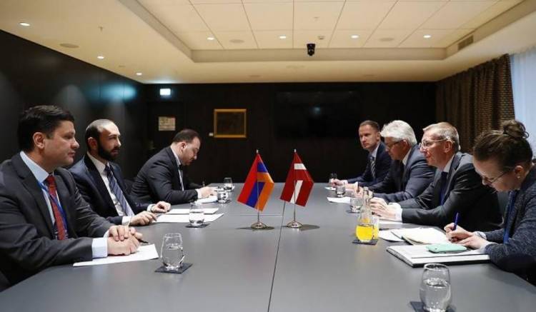 Հայաստանի և Լատվիայի ԱԳ նախարարները հանդիպել են