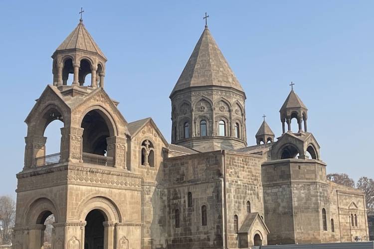 Հորդորում ենք իշխանություններին՝ հրաժարվել պարտվողական մտայնությունից․ Գերագույն Հոգևոր Խորհուրդ