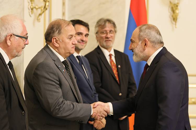Քննարկվել է ԼՂ-ում ստեղծված հումանիտար ճգնաժամը․ Փաշինյանն ընդունել է Արգենտինայի խորհրդարանական պատվիրակությանը