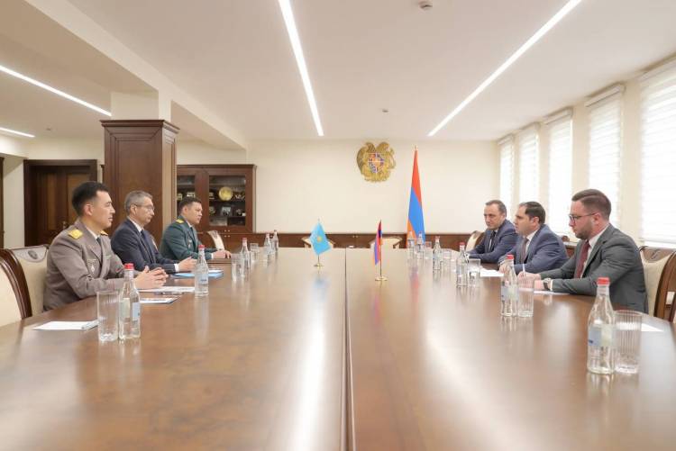 Քննարկվել են անվտանգությանն առնչվող հարցեր․ Պապիկյանն ընդունել է ՀՀ-ում Ղազախստանի դեսպանին