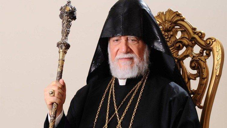 Ազգային շահեր և պետական շահեր իրարու հակադրելը ազգային, քաղաքական հերետիկոսութիւն է․ Արամ Ա