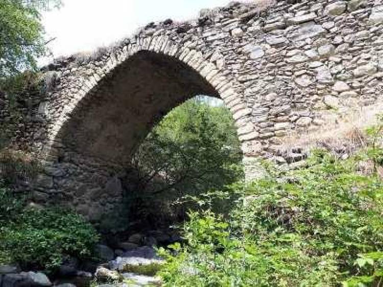Հերթական մշակութային վանդալիզմը. ադրբեջանցիները ավերել են Հալիվորի կամուրջը