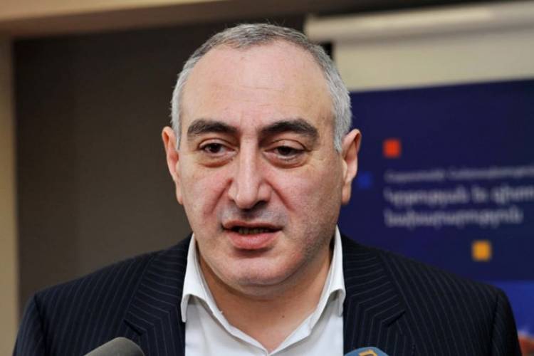 Ոչ այսօրվա իշխանավորների նման դղյակներ ունի, ոչ զրահապատ թանկարժեք ավտոմեքենաներ. Կարեն Քոչարյան
