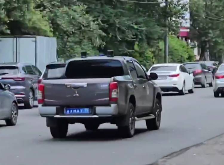 Ախմատի դիվիզիայի մեքենաները մտնում են Ռոստով