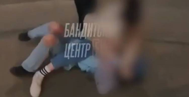 Եկատերինբուրգում երեք աղջիկ դաժան ծեծի են ենթարկել իրենց հասակակիցին (տեսանյութ 18+)
