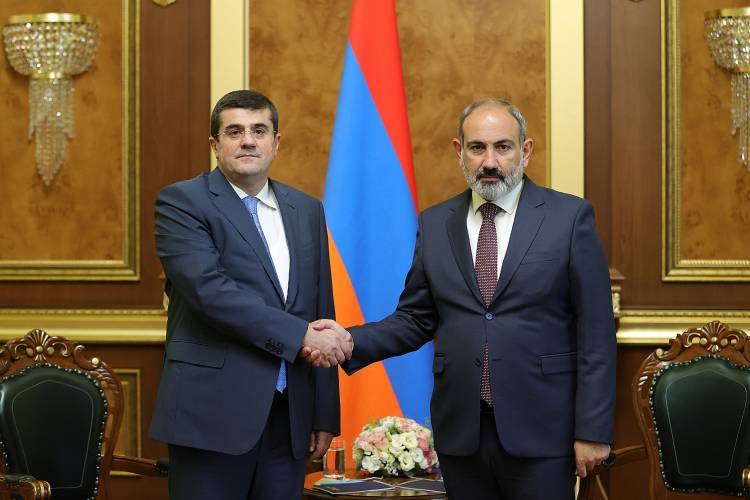 Իրականության հետ աղերս չունի․ Փաշինյանի խոսնակը` ԼՂ -ի հետ շփումները դադարեցնելու մասին