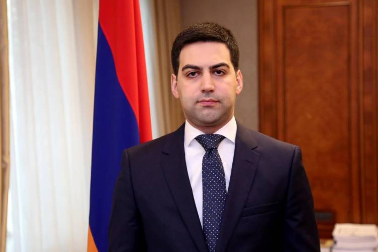 Բադասյանին ՀՀ հարկային ծառայության առաջին դասի պետական խորհրդականի դասային աստիճան է շնորհվել 