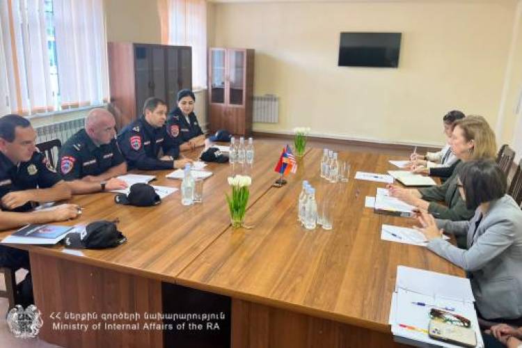 Հայաստանում ԱՄՆ դեսպանն այցելել է պարեկային ծառայության Շիրակի մարզի գումարտակ