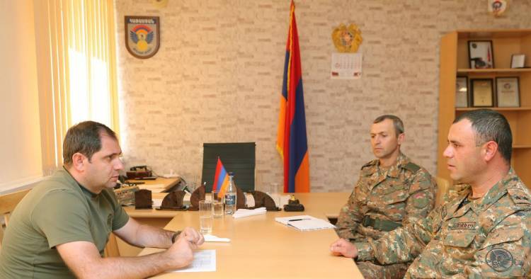 Սուրեն Պապիկյանն այցելել է ՊՆ զորամաս
