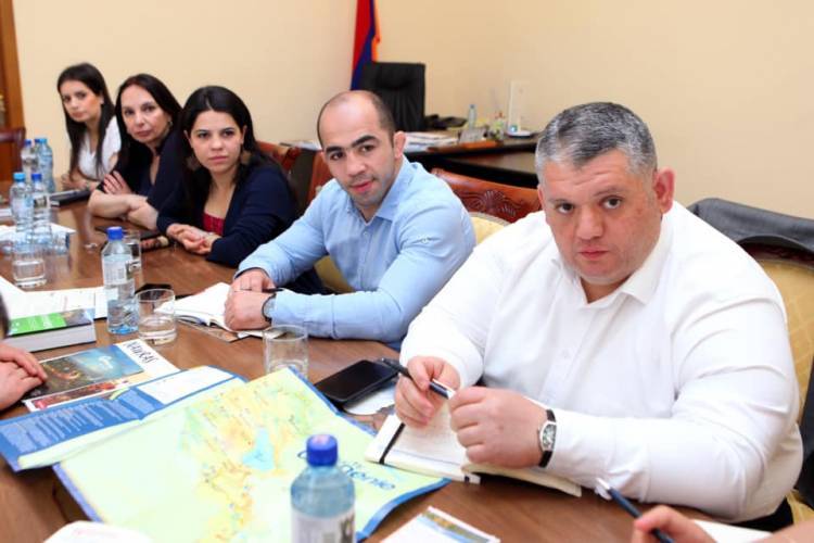 Գոռ Գևորգյանը՝ «Ապրելու երկրի» ցուցակում. «Հրապարակ»