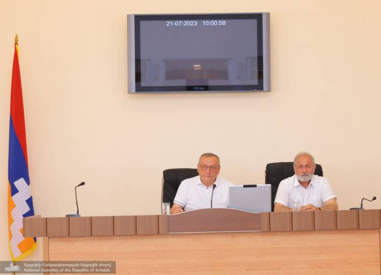 Թեզերն էլ են պարտադրում. «Փաստ»