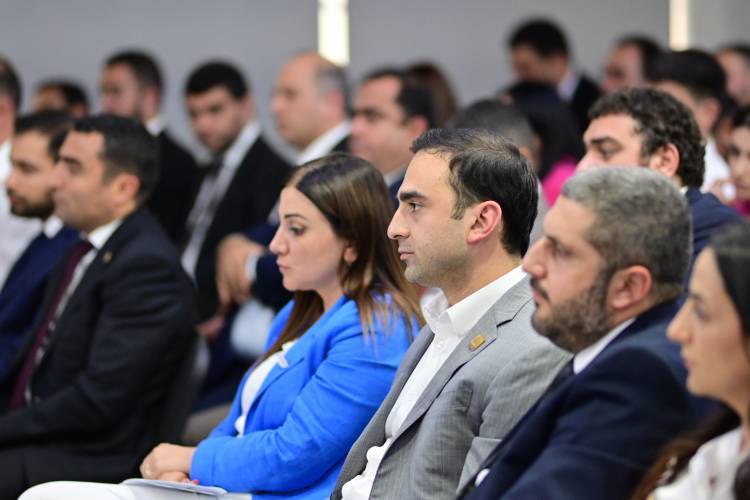 Տիգրան Ավինյանը դիսկոմֆորտի մեջ է․ «Հրապարակ»
