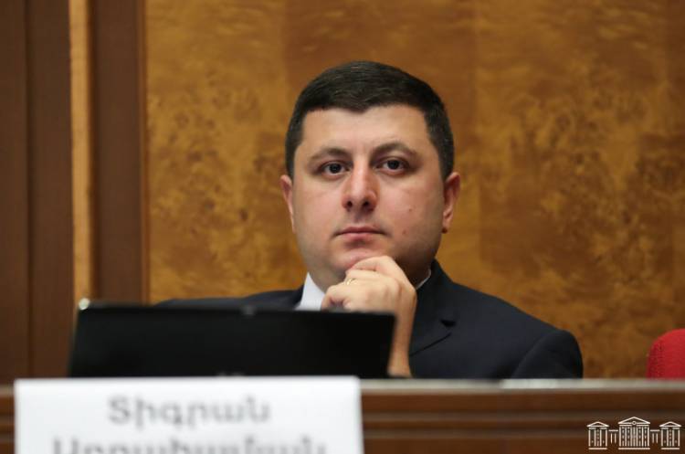 Հայի անուն-ազգանուն ունեցողները հայտարարարում են Արցախի հանձնման պատրաստակամության մասին․ պատգամավոր